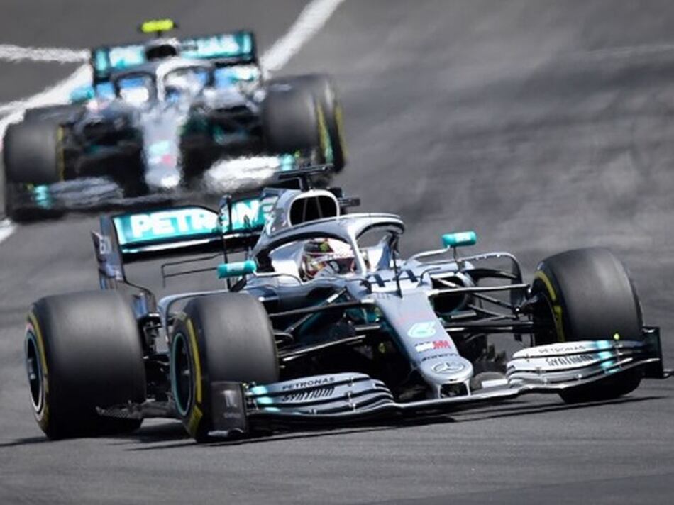 Hamilton gana GP de Francia delante de Bottas en nuevo doblete de Mercedes