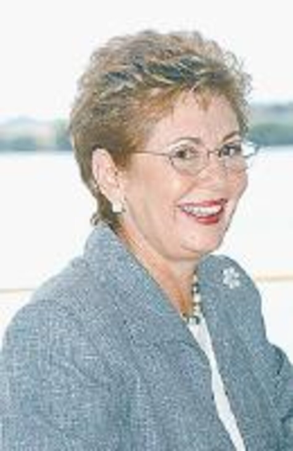 Mireya Moscoso viaja hoy a Colombia