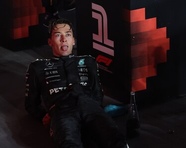 F1: George Russell felicita a Mclaren por el título de constructores tras una inesperada victoria suya en Marina Bay