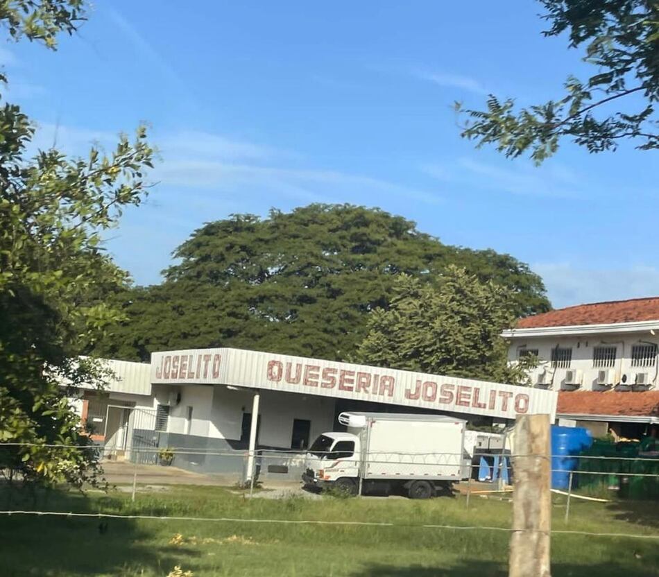 Carrizo tilda de ‘ataques’ las críticas en su contra, pero no explica por qué la quesería tenía casi $1 millón en bonos solidarios