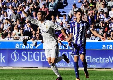 Real Madrid consolida liderato con triplete de Cristiano; Barcelona se coloca segundo