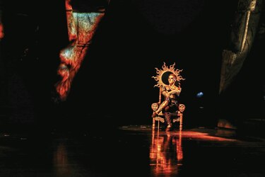 Panameño hace vibrar los teatros rusos