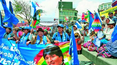 Oficialismo insiste en postular a Evo Morales