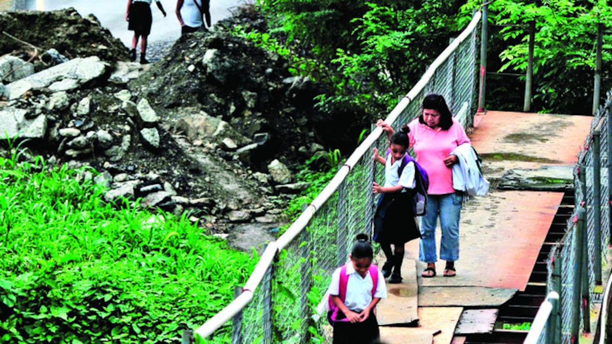 Según la propia ‘Constitución’, el Estado debe garantizar una educación de calidad en los colegios oficiales.