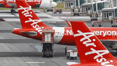 Suspenden búsqueda de avión de AirAsia