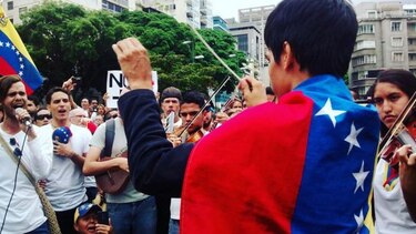 Artistas y músicos rinden homenaje a los ‘caídos’ en Venezuela