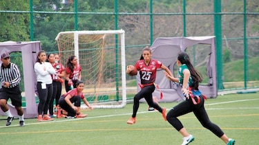 Kolts y Raiders, con paso arrollador