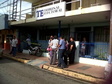 Funcionarios del TE desalojan oficina en Chitré