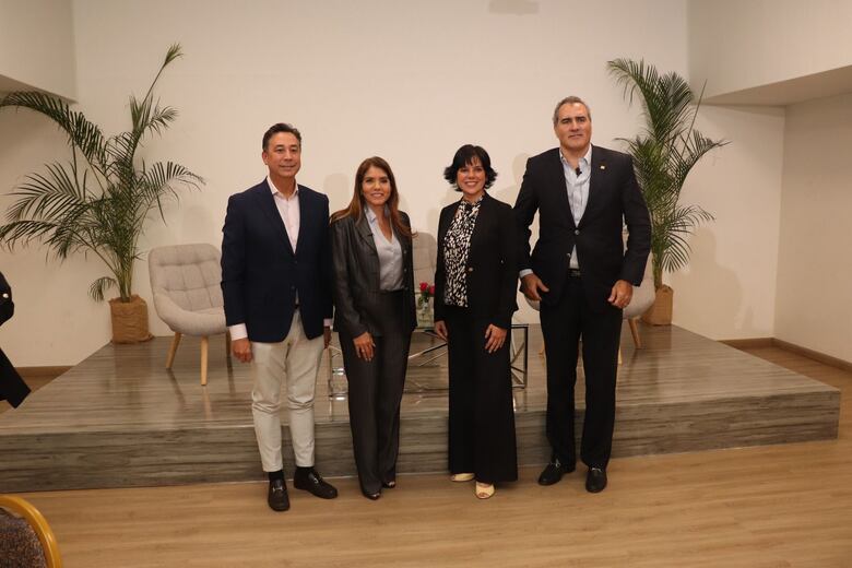 El puzle electoral: mariachis, besos y otras promesas de campaña