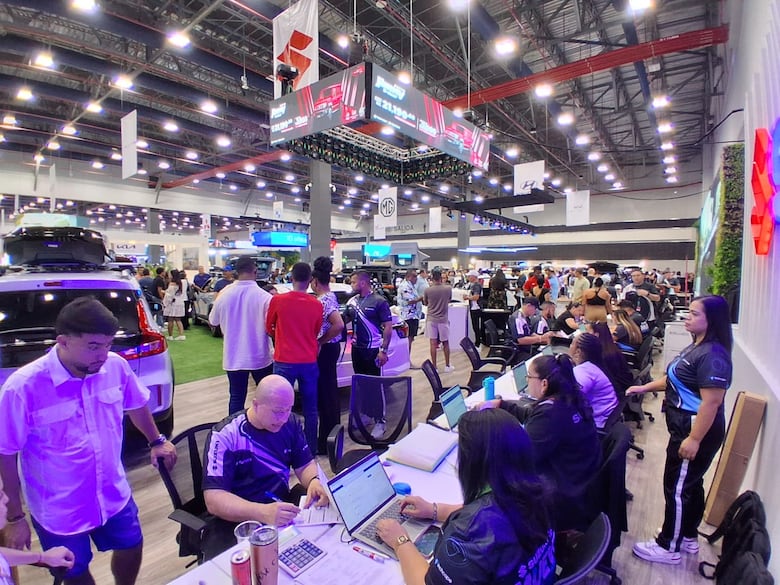 Suzuki Inchcape destaca su compromiso con la movilidad sostenible en el Panama Motor Show 2025