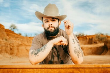 Carín León, Peso Pluma y Maluma dominan con siete nominaciones los Premios Juventud 2024