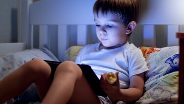 Pantallas y bebés: un desafío moderno