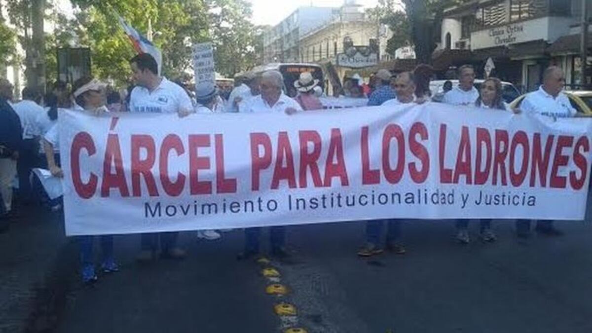 Marchan contra la corrupción y para exigir justicia igual ‘para todos’