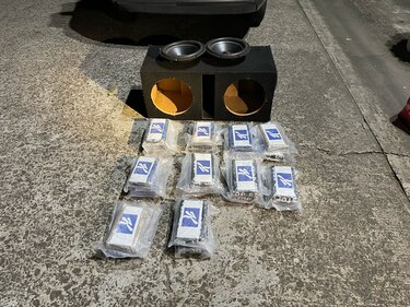 Droga oculta en vehículos: Policía decomisa 55 paquetes en dos operativos