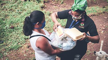 Ayuda y ‘sonrisas’ en medio de la cuarentena