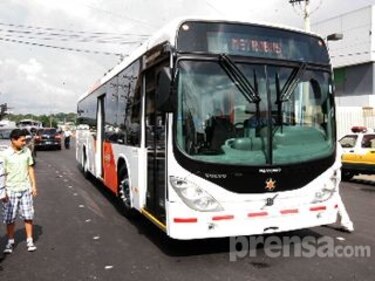 Usuarios critican petición de conductores sobre un aumento salarial