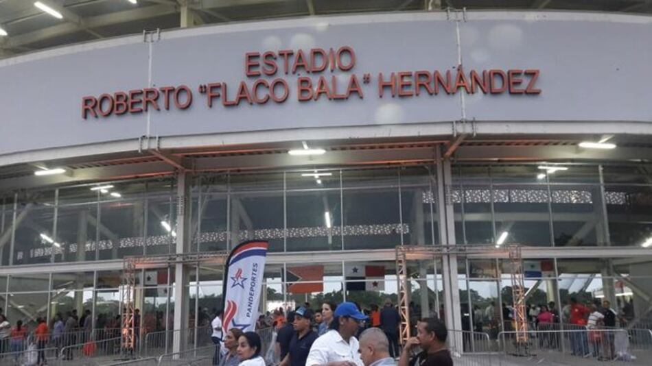 Ponen a prueba estructura del nuevo estadio de béisbol Roberto Flaco Bala Hernández