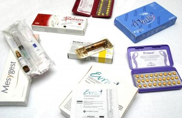 Solicitan a padres alejar anticonceptivos de niños pequeños