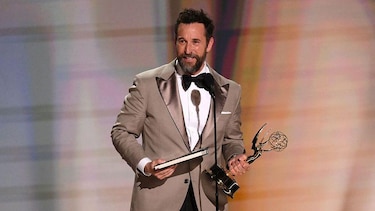 Premios Emmy 2026: estos son los ganadores de una gala en la que hizo historia la serie de comedia ‘Widow’s Bay’