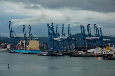 Presiones de Trump afectan a Hutchison en la bolsa; dos puertos en Panamá están en la mira