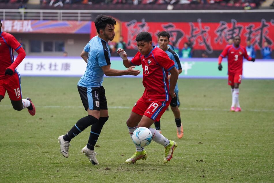 Victoria de Panamá sobre Uruguay 1-0 en su gira por China