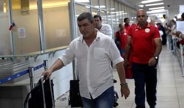 Cubanos arriban en silencio para su duelo ante Panamá