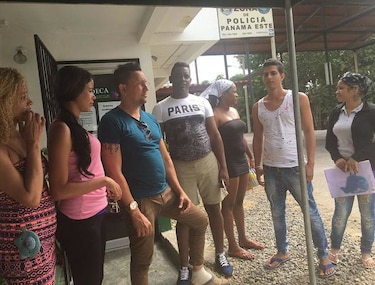 Cubanos denuncian al Senafront por retener sus pasaportes