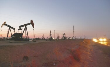 Estados Unidos valora uso de reservas de petróleo