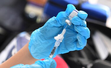 Una mujer con un certificado de vacunación falso muere de la Covid-19 en un hospital de Francia