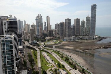 Aumenta presión sobre bancos locales por lista gris del GAFI