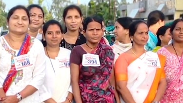 La madre que se volvió viral por correr descalza (y ganar) una carrera para poder comprar los útiles escolares de su hija
