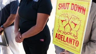 Qué significa que el gobierno de México se sume a la demanda contra ICE por muertes en un centro de detención de EU