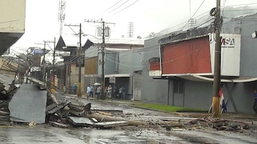 Colapsa parcialmente antigua galera en la avenida Frangipani