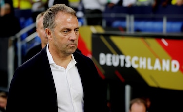 Hans Flick firma dos temporadas con el Barcelona