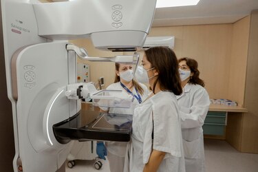 Científicos descubren que la lucha contra el cáncer es más eficaz al amanecer