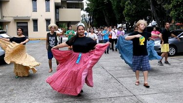 Estudiantes, listos para rendir honor a la patria