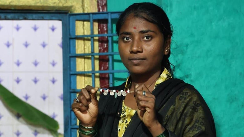 Devadasis, las jóvenes entregadas a los dioses que quedan atrapadas en una vida de explotación sexual