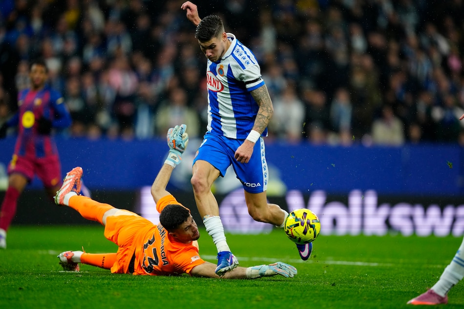 Joan Garcia firma una actuación estratosférica en su regreso al estadio del Espanyol