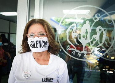 La ley del silencio impuesta ante la falta de medicinas en la CSS