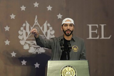 Bukele niega que su país perdió por caída del bitcóin