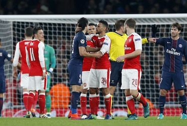 Cavani y Lucas rescatan al París Saint-Germain en Londres