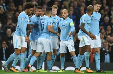 Manchester City y Sevilla dominan
