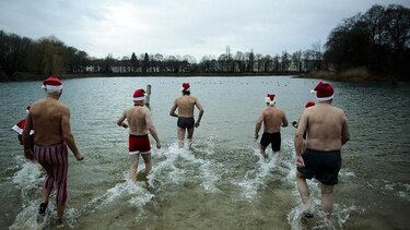 Chapuzón navideño de agua helada en Alemania