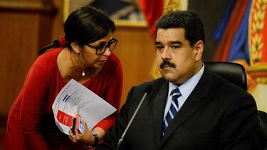 Chavismo presenta 400 recursos contra firmas para revocatorio en Venezuela
