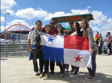 Fanáticos madrileños y panameños buscan La Luz