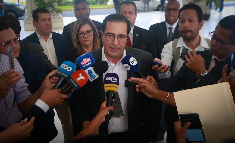 Estos son los candidatos que firmaron el pacto ético electoral