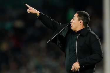 Pumas, equipo del panameño Adalberto Coco Carrasquilla, anuncia la salida de Efraín Juárez