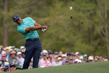 Tiger Woods resiste en Masters de Augusta tras feroz segunda ronda; Scheffler asalta liderato