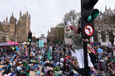 Miles de ecologistas marchan en el Día Mundial de la Tierra