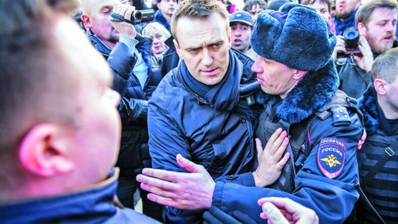 Trump vuelve a comparar sus causas penales con la muerte del opositor ruso Navalni